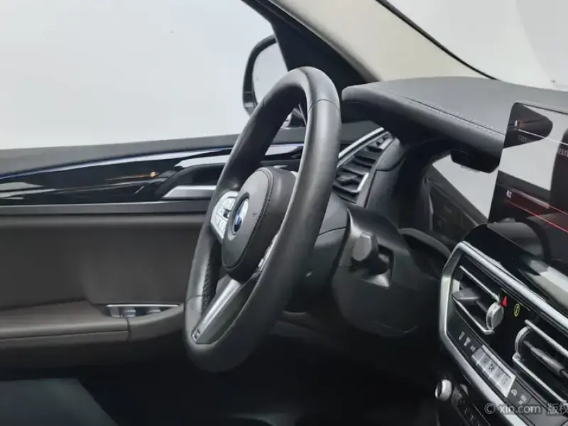2023 BMW iX3 с пробегом 51 400 км