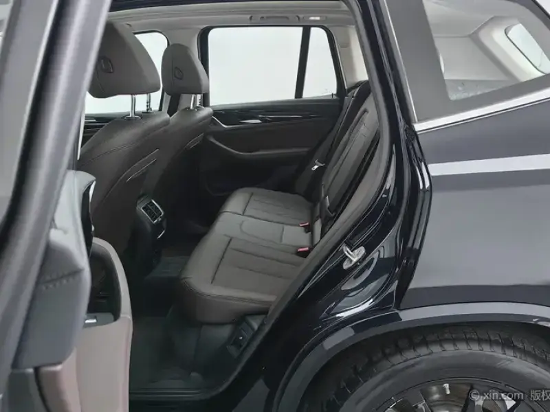 2023 BMW iX3 с пробегом 51 400 км