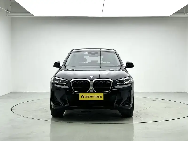 2023 BMW iX3 с пробегом 36 600 км