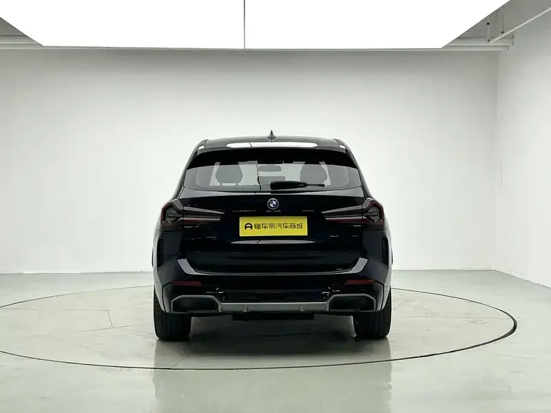 2023 BMW iX3 с пробегом 36 600 км