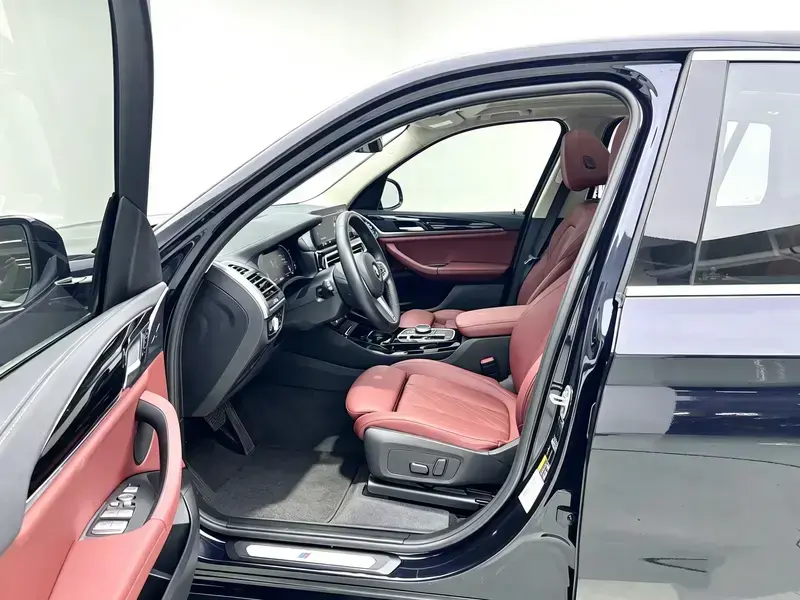 2023 BMW iX3 с пробегом 36 600 км