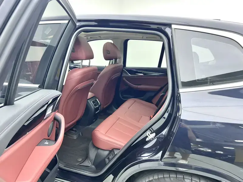2023 BMW iX3 с пробегом 36 600 км