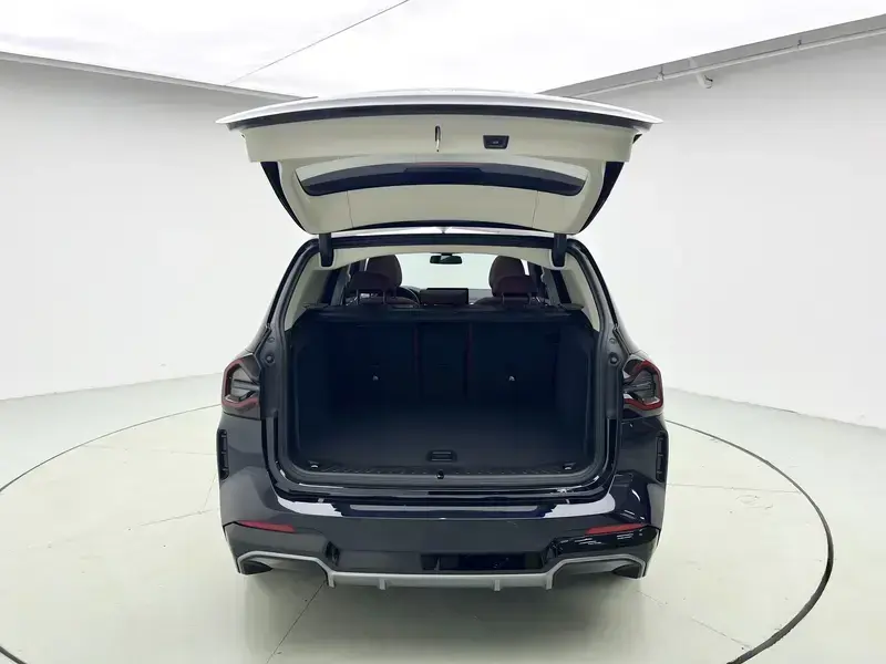 2023 BMW iX3 с пробегом 36 600 км