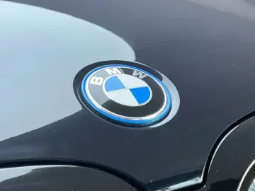 2023 BMW iX3 с пробегом 73 000 км