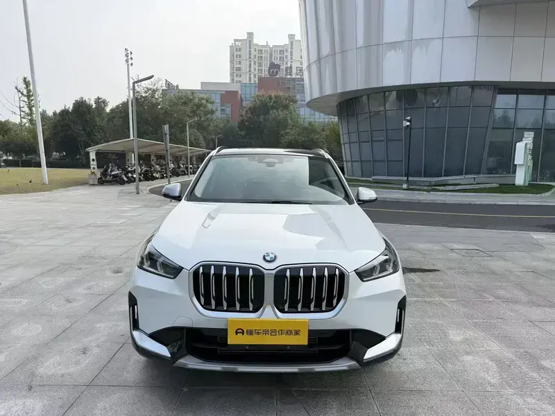 2023 BMW X1 с пробегом 39 000 км