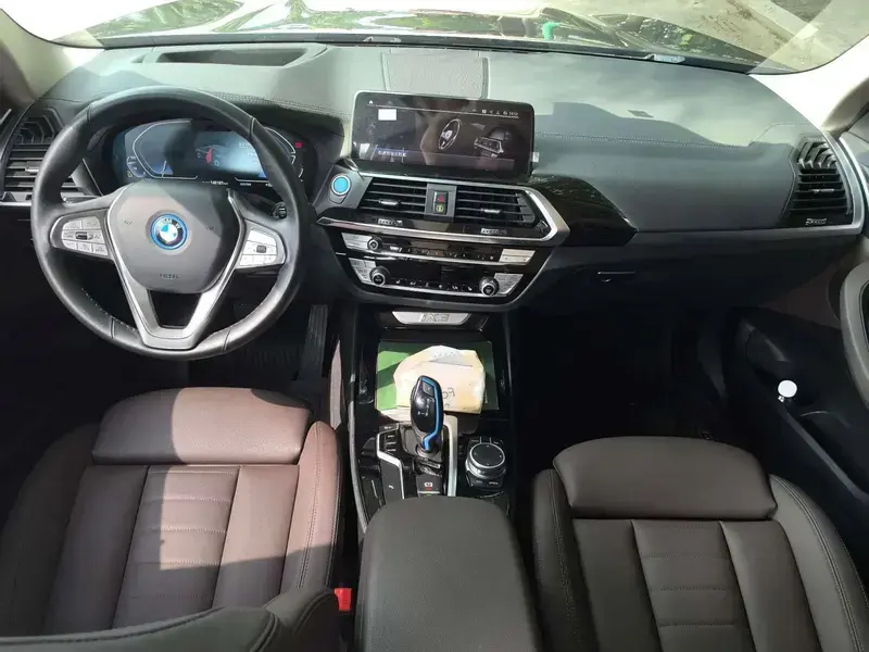 2021 BMW iX3 с пробегом 148 000 км