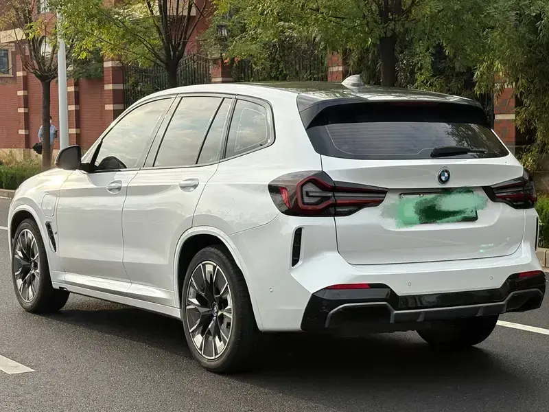 2022 BMW iX3 с пробегом 38 000 км