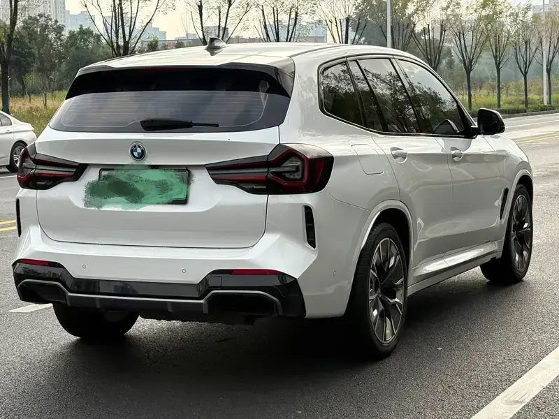 2022 BMW iX3 с пробегом 38 000 км