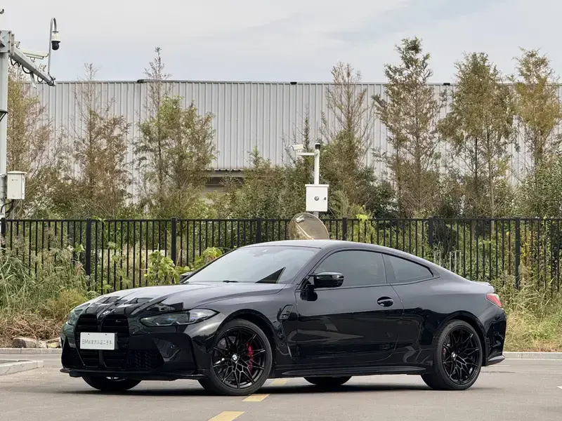 2023 BMW M4 с пробегом 23 000 км