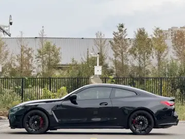 2023 BMW M4 с пробегом 23 000 км