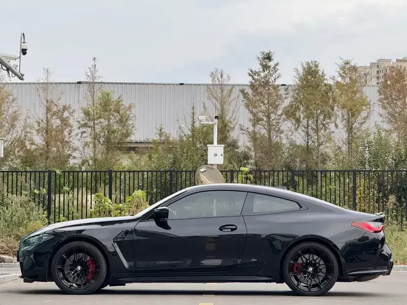 2023 BMW M4 с пробегом 23 000 км