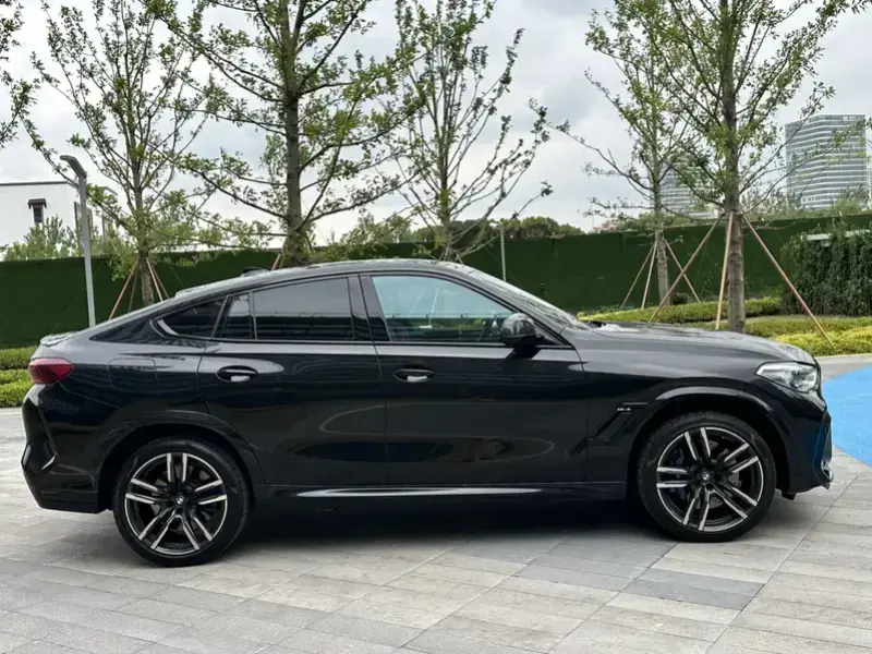 2020 BMW X6 M с пробегом 54 000 км