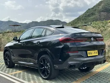 2021 BMW X6 с пробегом 84 000 км