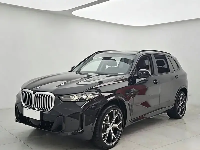 2025 BMW X5 с пробегом 9 000 км