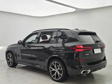 2025 BMW X5 с пробегом 9 000 км