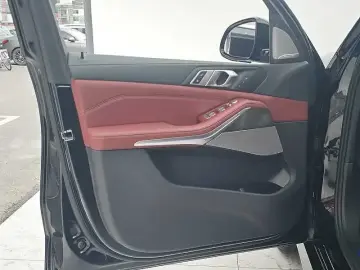 2025 BMW X5 с пробегом 9 000 км