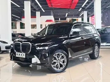 2023 BMW X7 с пробегом 28 000 км