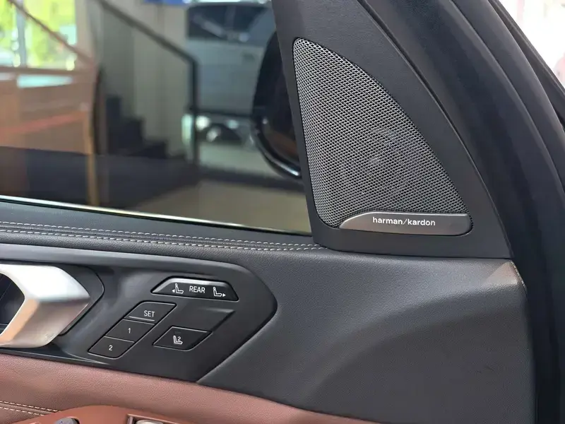 2023 BMW X7 с пробегом 28 000 км