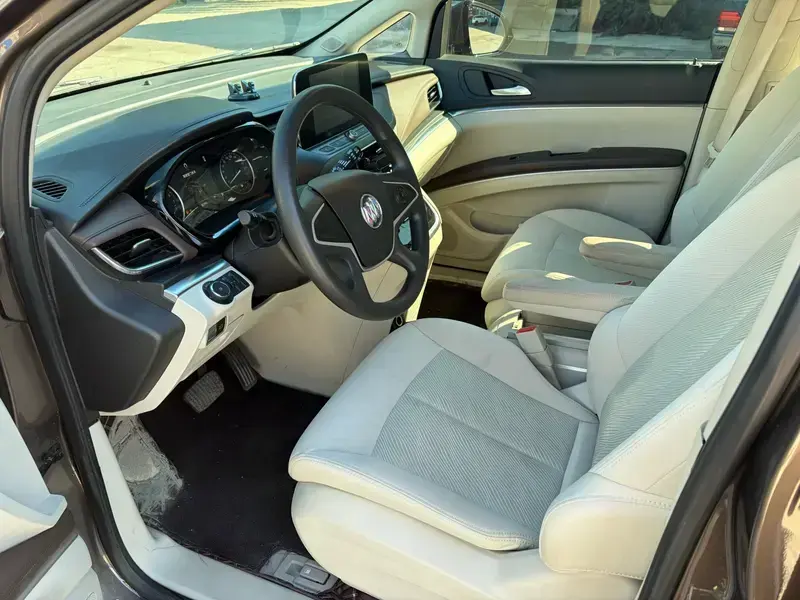 2023 Buick GL8 с пробегом 82 000 км