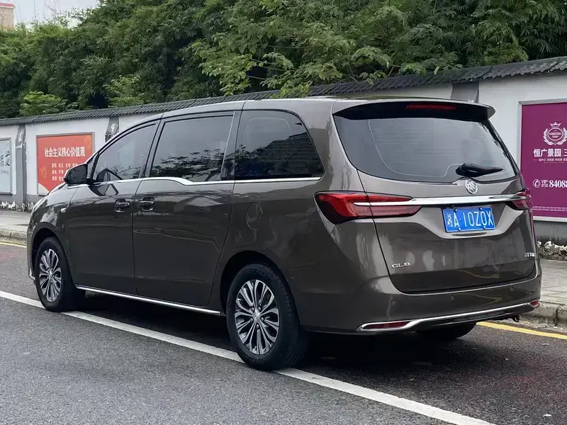 2023 Buick GL8 с пробегом 90 000 км