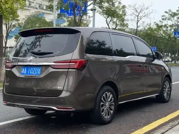 2023 Buick GL8 с пробегом 90 000 км
