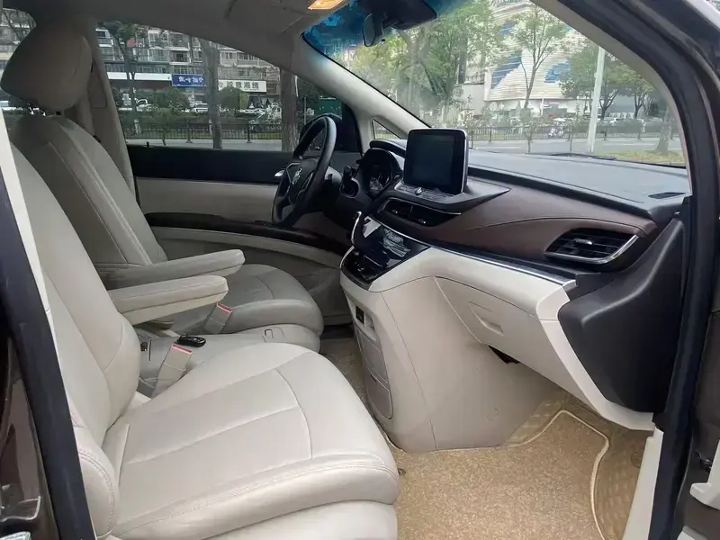 2023 Buick GL8 с пробегом 90 000 км