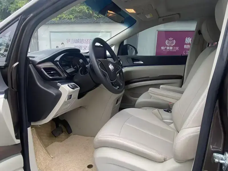 2023 Buick GL8 с пробегом 90 000 км