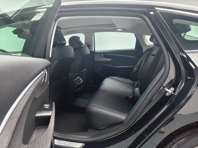 2025 Buick LaCrosse с пробегом 6 300 км