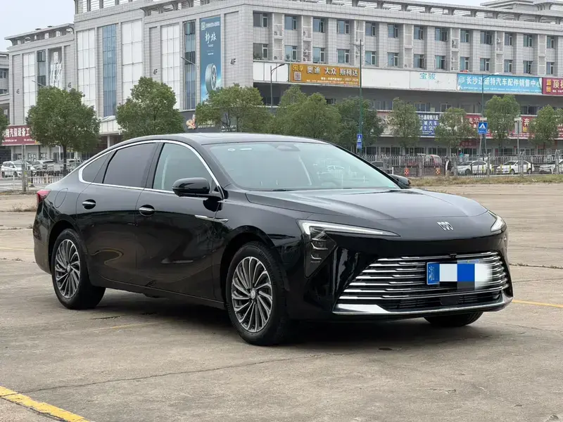 2025 Buick LaCrosse с пробегом 3 000 км