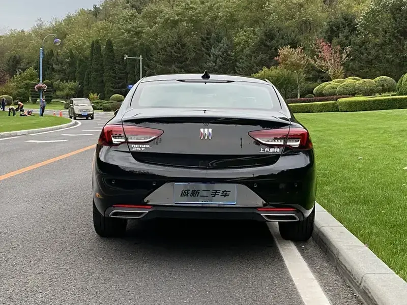 2023 Buick Regal с пробегом 6 000 км
