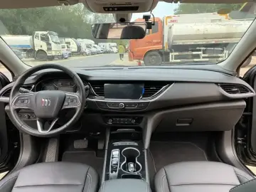 2023 Buick Regal с пробегом 6 000 км