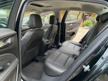2023 Buick Regal с пробегом 6 000 км