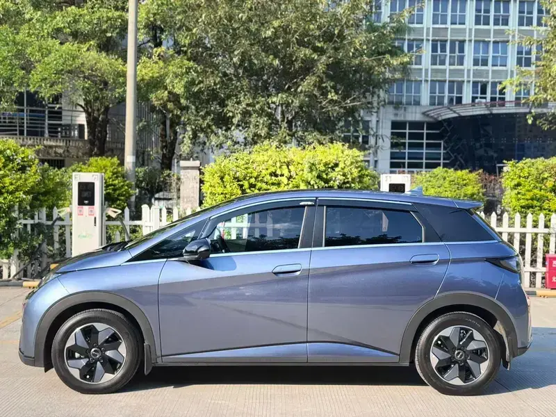 2025 BYD Dolphin с пробегом 8 700 км