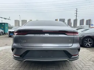 2023 BYD Han с пробегом 62 900 км