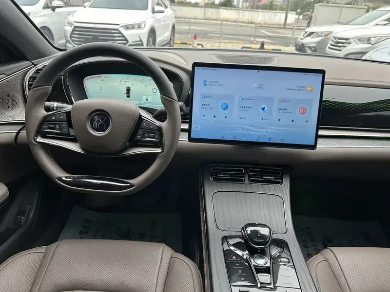 2023 BYD Han с пробегом 62 900 км