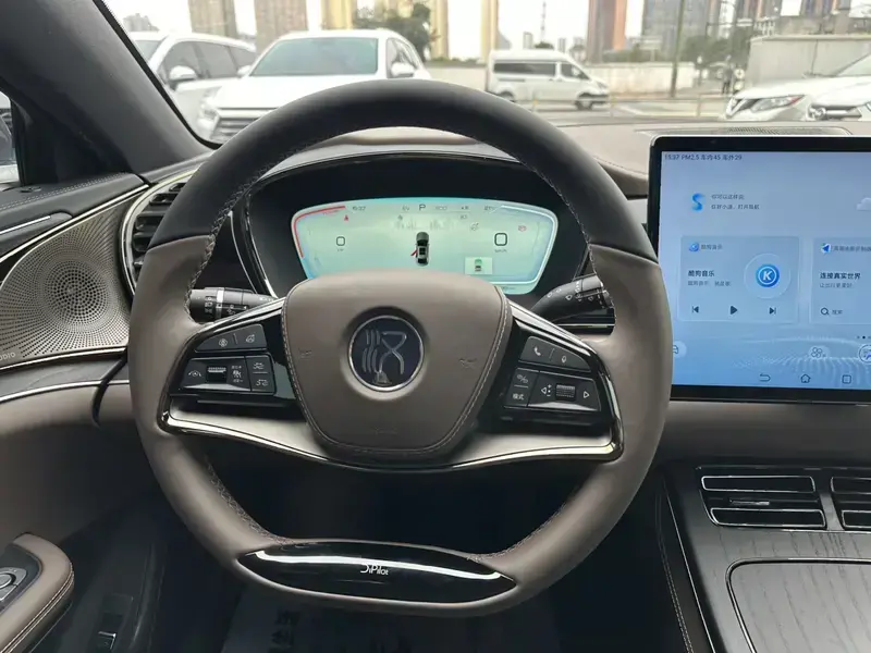 2023 BYD Han с пробегом 62 900 км