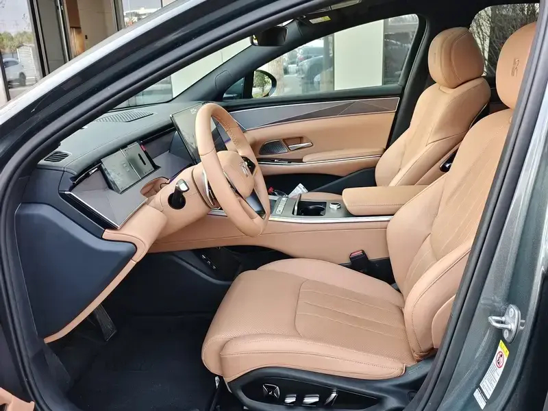 2025 BYD Han L с пробегом 15 000 км