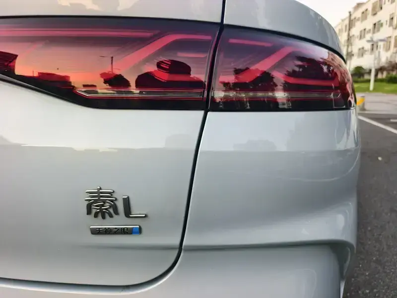 2025 BYD Qin L с пробегом 11 000 км