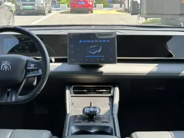2024 BYD Qin L с пробегом 43 000 км