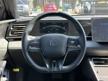 2024 BYD Qin L с пробегом 43 000 км