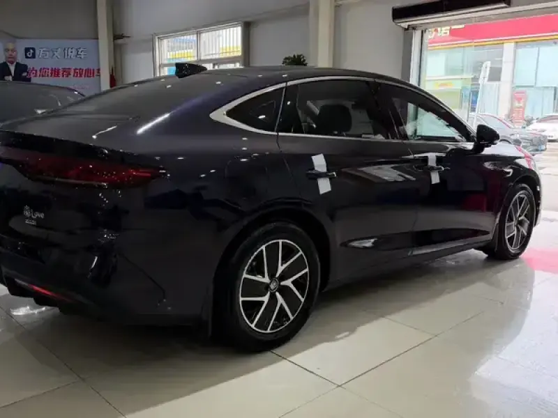 2025 BYD Qin L с пробегом 13 000 км