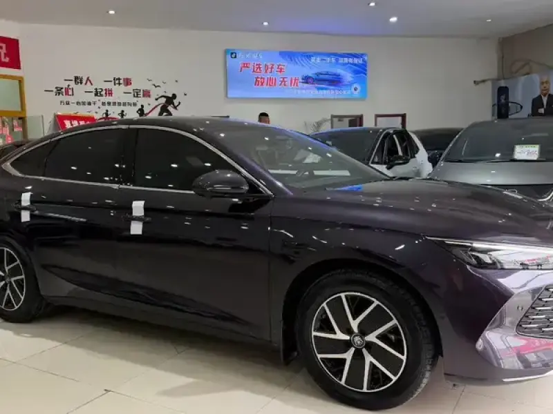 2025 BYD Qin L с пробегом 13 000 км