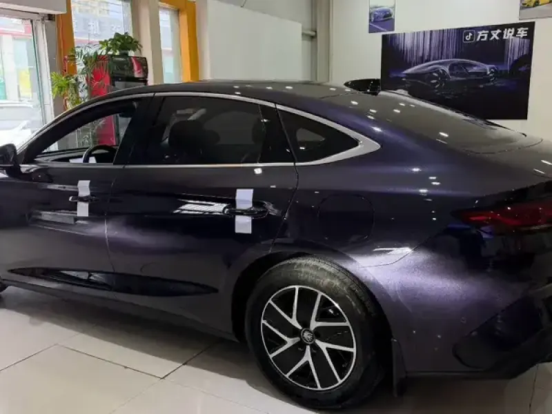 2025 BYD Qin L с пробегом 13 000 км