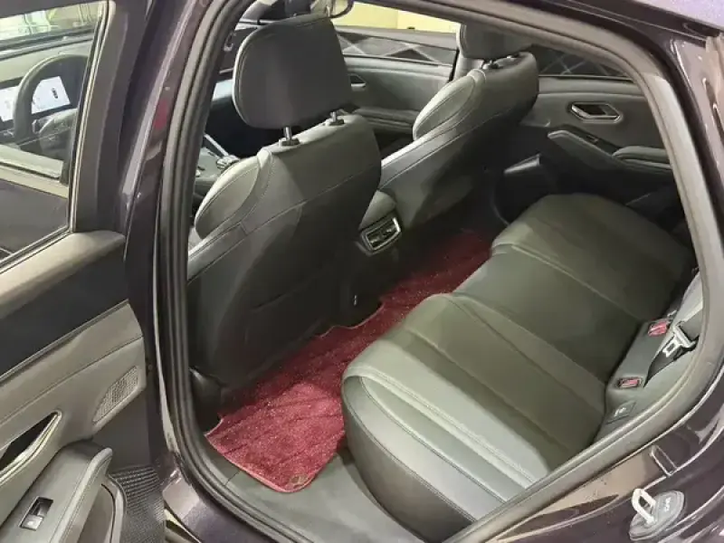 2025 BYD Qin L с пробегом 13 000 км