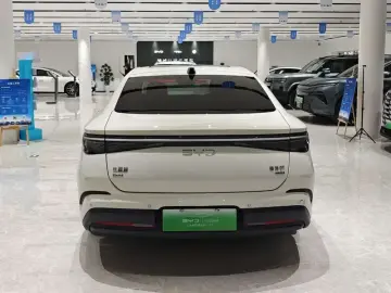 2026 BYD Seal 07 с пробегом 15 000 км