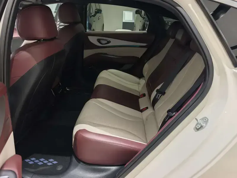 2026 BYD Seal 07 с пробегом 15 000 км