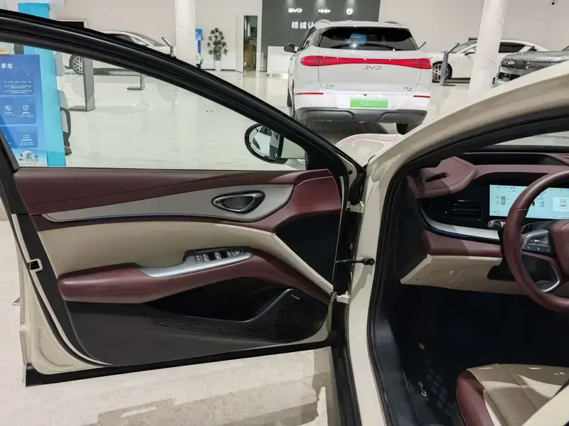 2026 BYD Seal 07 с пробегом 15 000 км