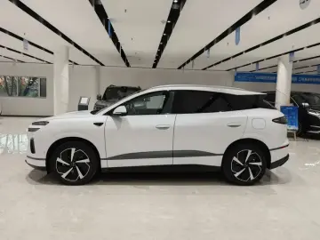 2025 BYD Sea Lion 06 с пробегом 4 200 км