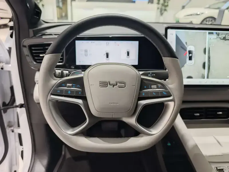 2025 BYD Sea Lion 06 с пробегом 4 200 км