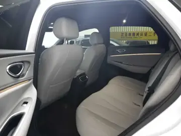 2025 BYD Sea Lion 06 с пробегом 11 000 км